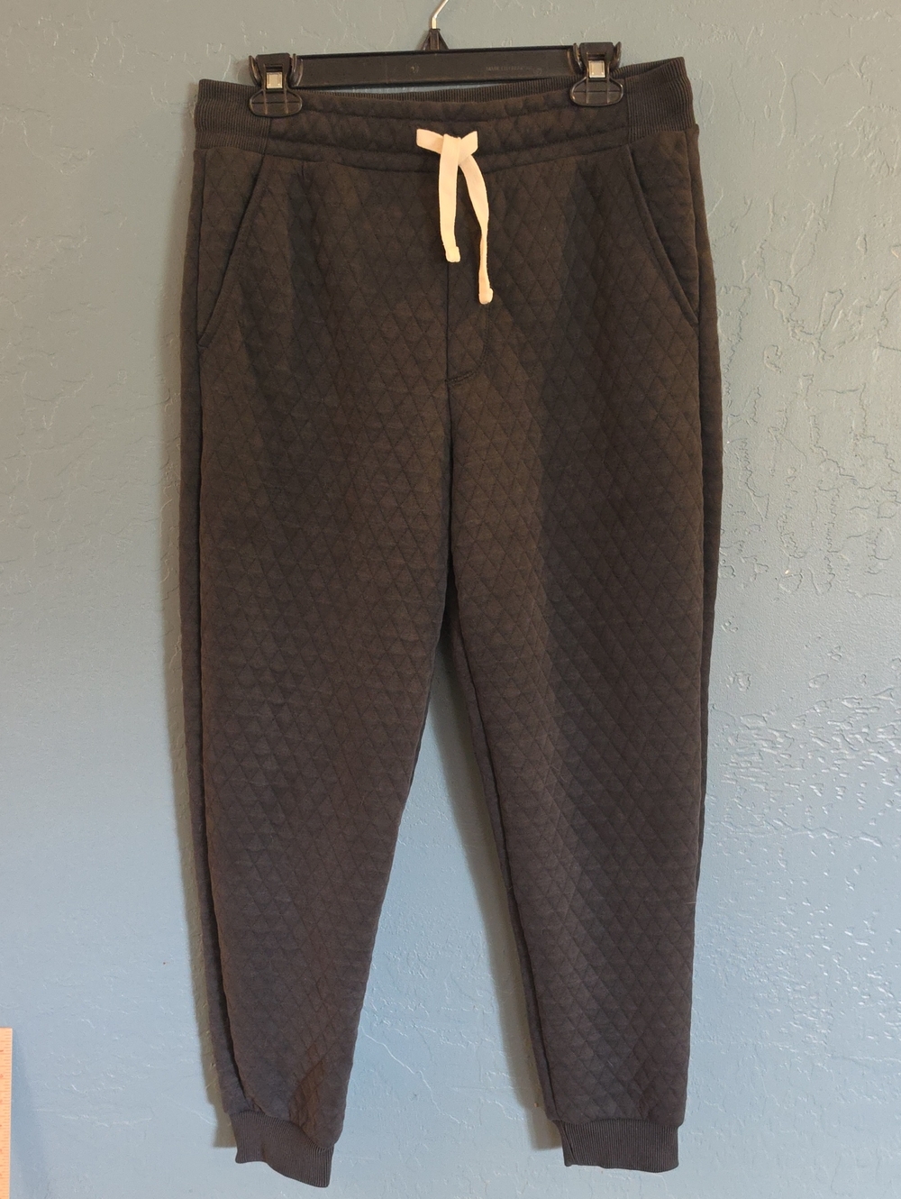 Marine Layer Corbet Quilted Charcoal Jogger Sweatpants with Cream Drawstring